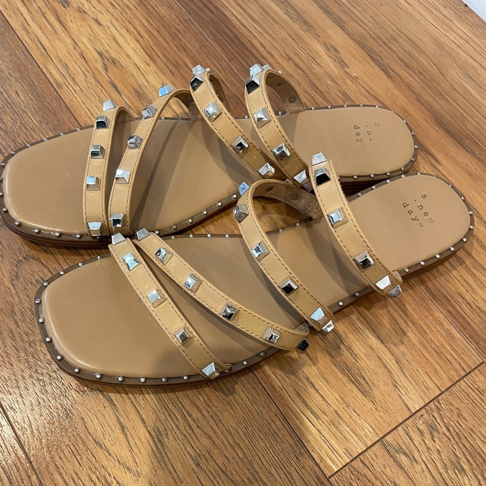 Women’s Size 10 A New Day Sandals * Like New * Taupe with Silver Details